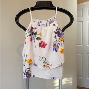 Old Navy adjustable strap Shirt Size 6/7 🌺🌸✨